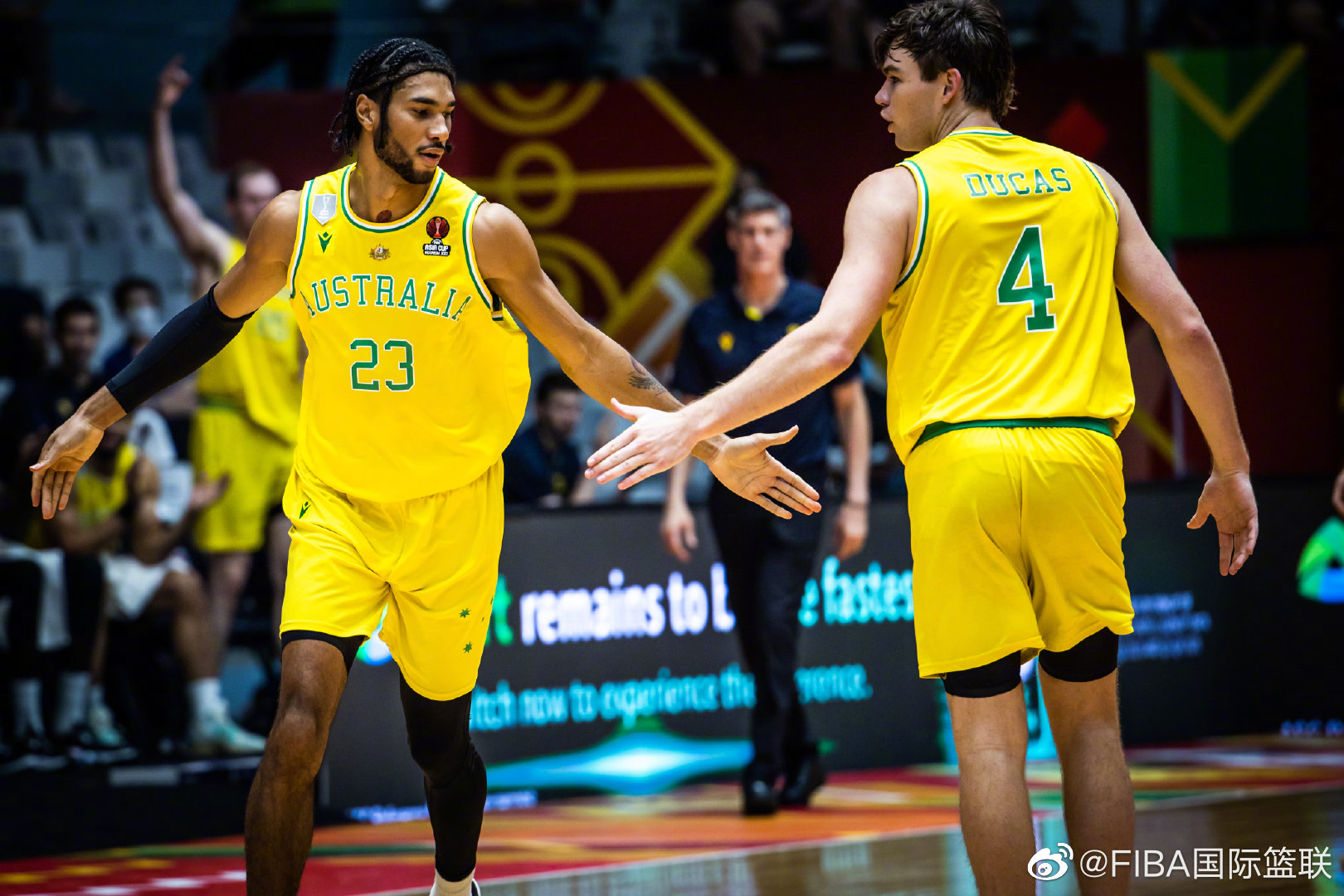 澳大利亚球队力克对手，晋级淘汰赛